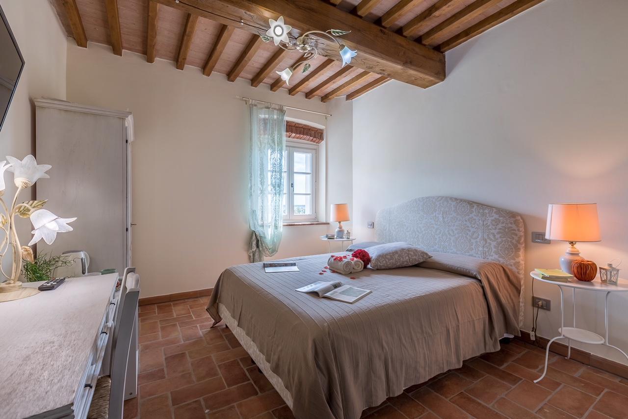 B&B Pietra A Padule Filettole Exterior photo